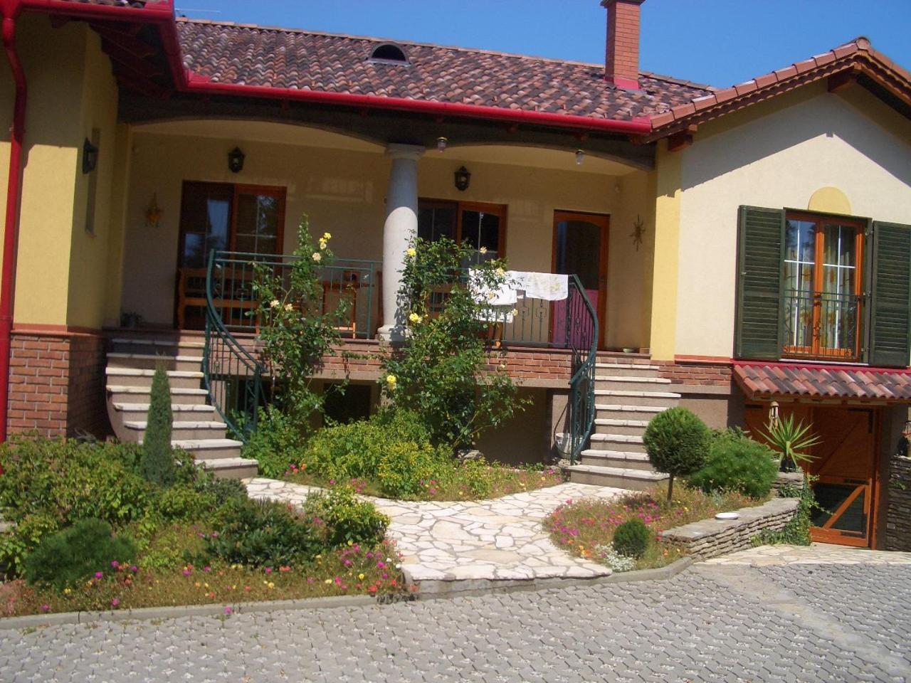Bundi Vendeghaz Hotel Kehidakustany Luaran gambar