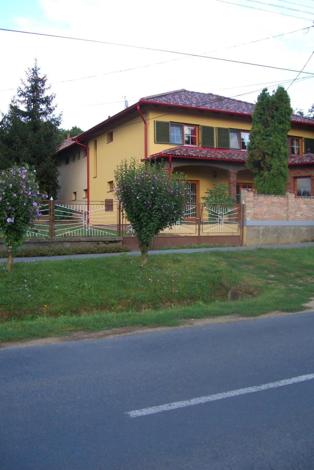 Bundi Vendeghaz Hotel Kehidakustany Luaran gambar